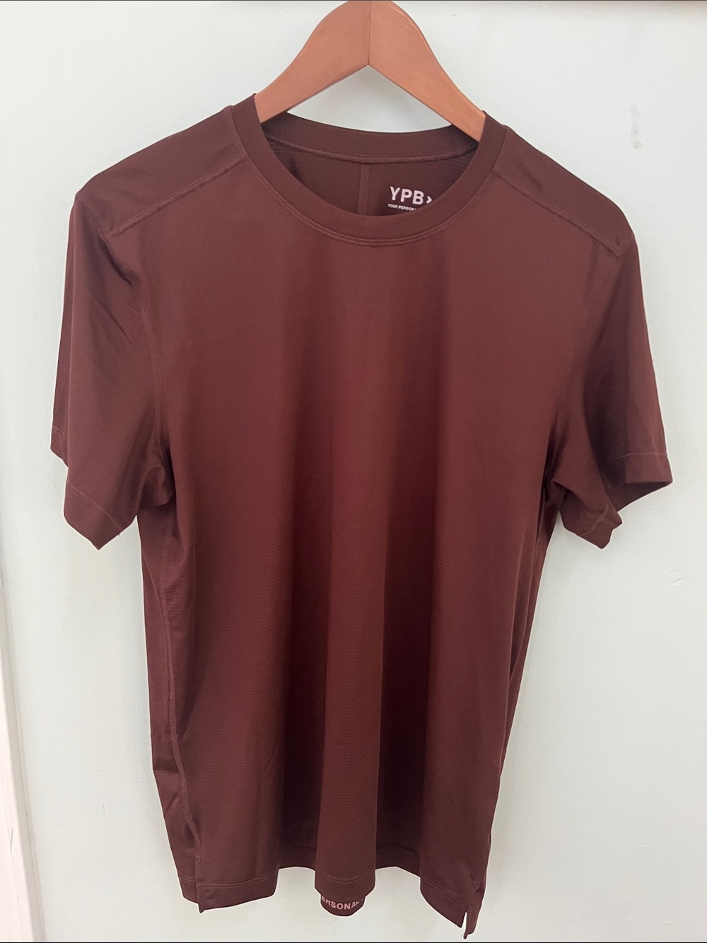 Abercrombie YPB Men's Crew Neck Performance T-Shirt in Burgundy